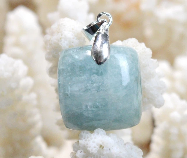 Collana Con Pendente In Acquamarina Naturale - Pietre Rotonde, Colore Blu, Tema Amore E Cuore