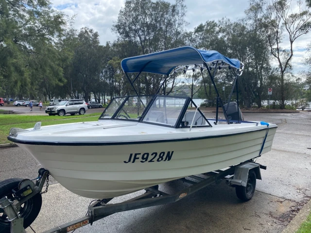 Savage Escort 5.2m with 75hp Mercury Savage Escort 5.2m with 75hp Mercury