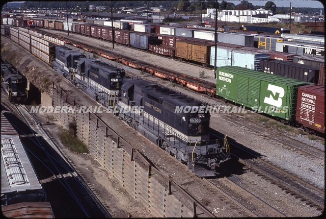 Original slide: SOU Southern 3302 SD40-2 Atlanta action