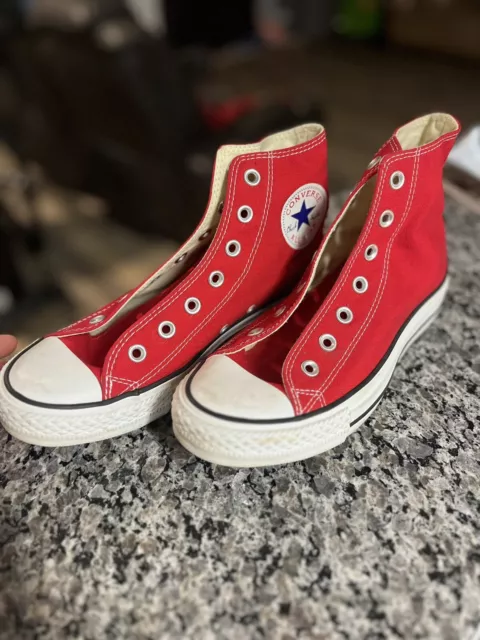 Red Converse High atops M6 W8 Excellent shape