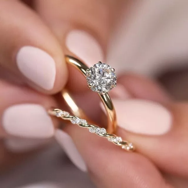 1.50 Ctw Taglio Rotondo Def Moissanite Fede Nuziale Set 14K Solido Oro Giallo