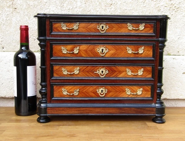 Petite Commode de style Louis XV - d’époque Napoléon III