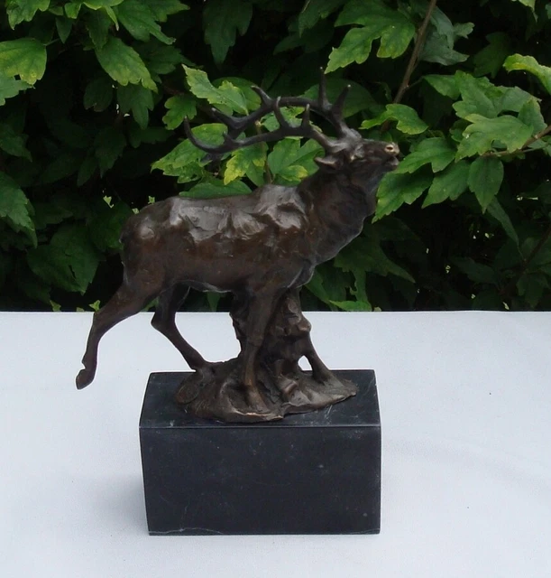 Estatua Ciervo Fauna Art Deco Estilo Art Nouveau Estilo Bronce sólido Firmado