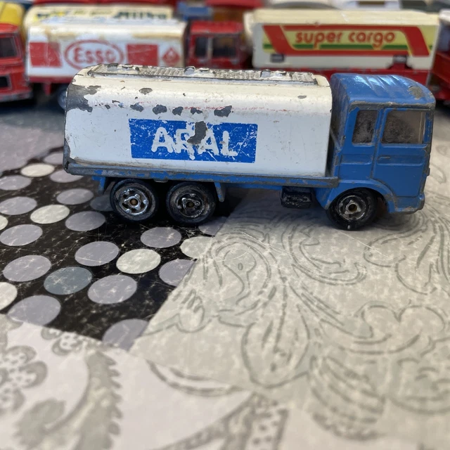MAJORETTE LOT DE 2 Camions SAVIEM CiTERNE RHIN RHÔNE numéro 245 EUR 35
