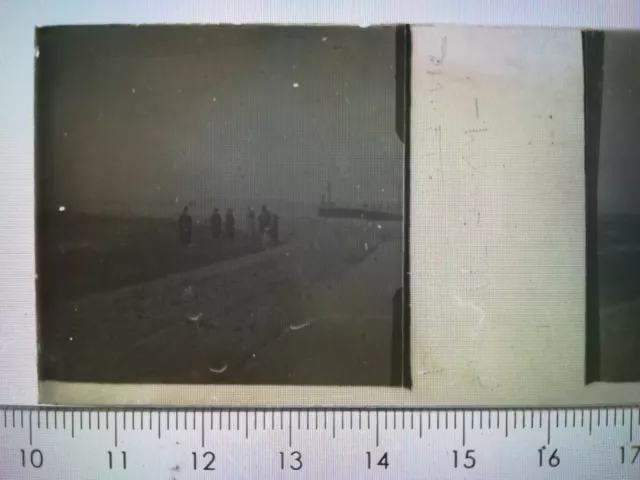 EE038 stereoscopic glass plate 14-18 10x4cm 1915 Bazin family at sea