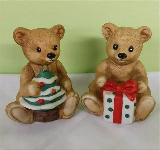 Vintage Porcelain Home Interior Christmas Bears Figurines #5505 Tree Present