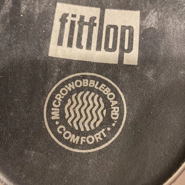 Womens Fitflop slip on thong sandals size 8 2