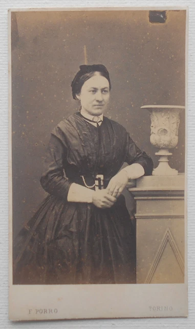 F. Porro Torino Fotografia Cdv Ritratto Ricordo Femminile Signora In Abito Scuro