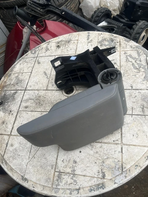 Accoudoir Avec Vide-Poche Pour BMW 320i E46 / 2.2 - Réf. 8213678 - Occasion Bon État