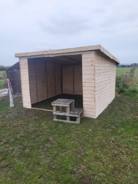 Field shelter £499