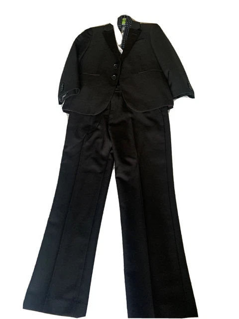 Boys 3 piece suit with navy tie