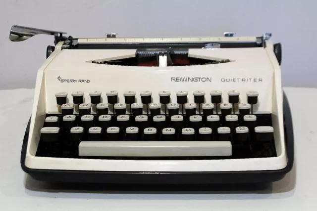 Vintage 1960s Sperry Rand Remington Quiet-Riter Portable Typewriter 2