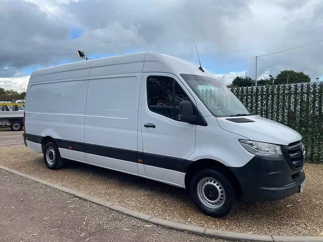 2022 MERCEDES-BENZ SPRINTER 3.5t H2 Progressive Van PANEL VAN DIESEL ...