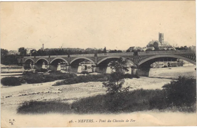 58 - cpa - NEVERS - Pont du Chemin de Fer
