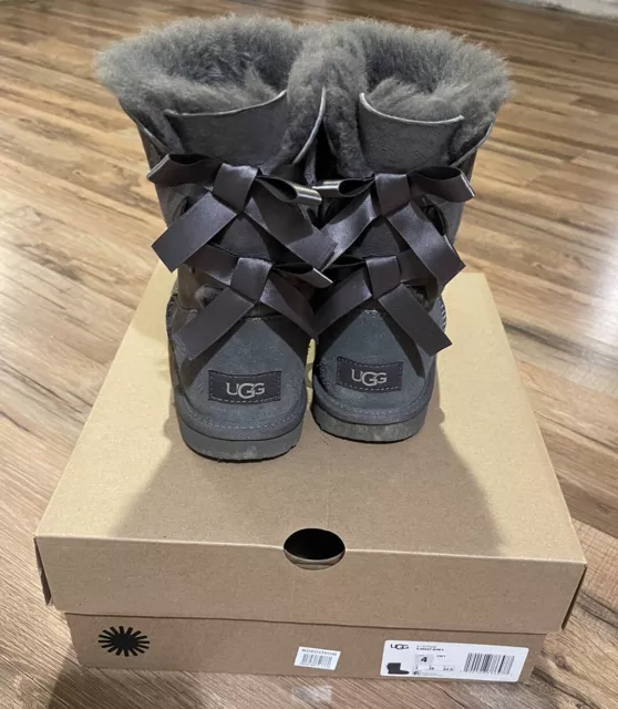 Ugg Bailey Bow II Kids Girls Ankle Boots Shoes Sz 4 Girls 6 Women Gray Boots