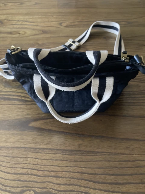 womens universal thread quilted purse