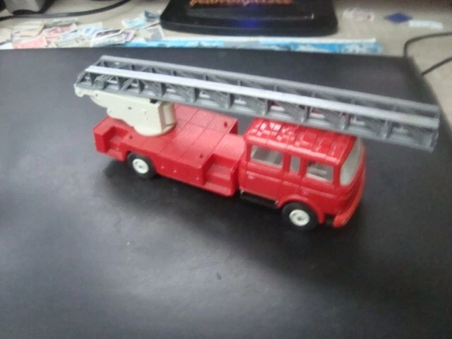NOREV No 97 ECHELLE MAGIRUS DL30H SUR Berliet GBK 18