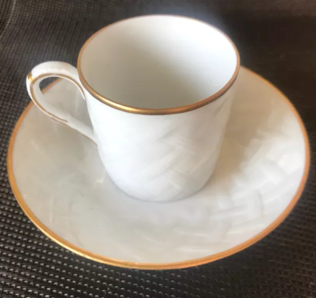 Jolie petite tasse et soucoupe blanche en porcelaine L. Bernardaud limoges