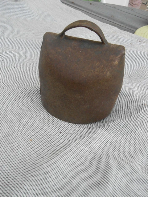 ANCIENNE CLOCHE DE Vache - Poinçon 8 - Montagne - Art Populaire EUR 30,00 - FR