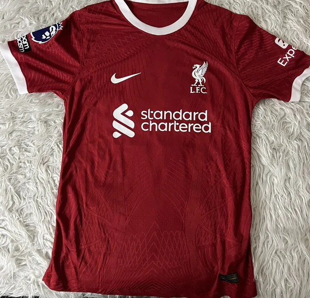 Liverpool jersey hot sale with badges
