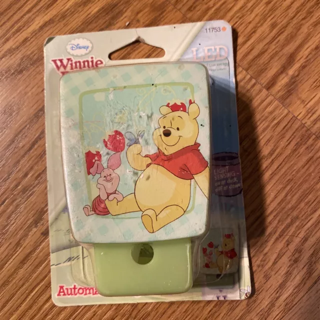 Disney Winnie the Pooh Piglet LED Light Sensing Automatic Night Light Disney Winnie the Pooh Piglet LED Light Sensing Automatic Night Light