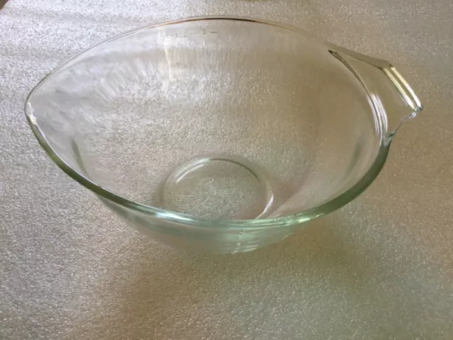 Pyrex Large Teardrop Clear Glass Mixing Measuring  Bowl 8 CUPS Vintage Cookware