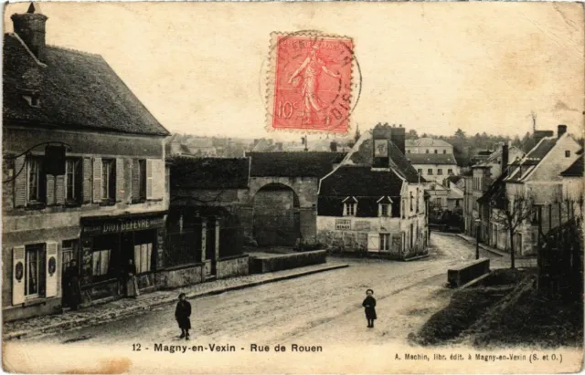 CPA MAGNY-en-VEXIN - Rue de Rouen (107776)