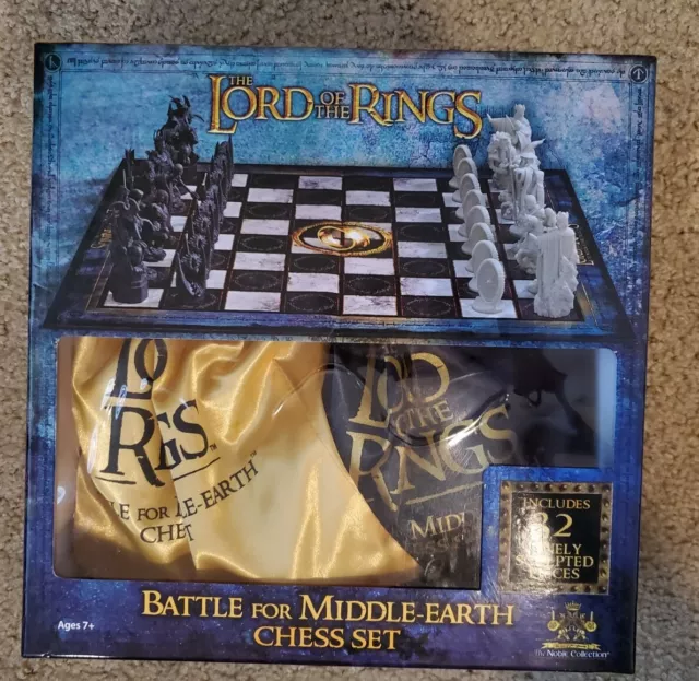 The Noble Collection the Lord of the Rings  Chess Set Battle for Middle Earth