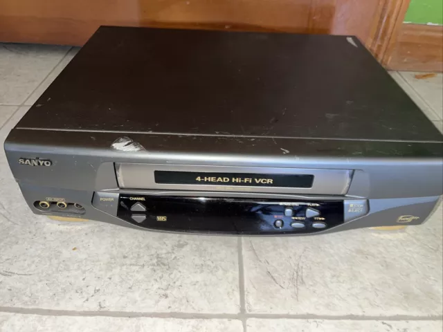 Sanyo VCR VHS Player Video Tape Recorder 4 Head Hi-Fi Stereo VWM-668 TESTED