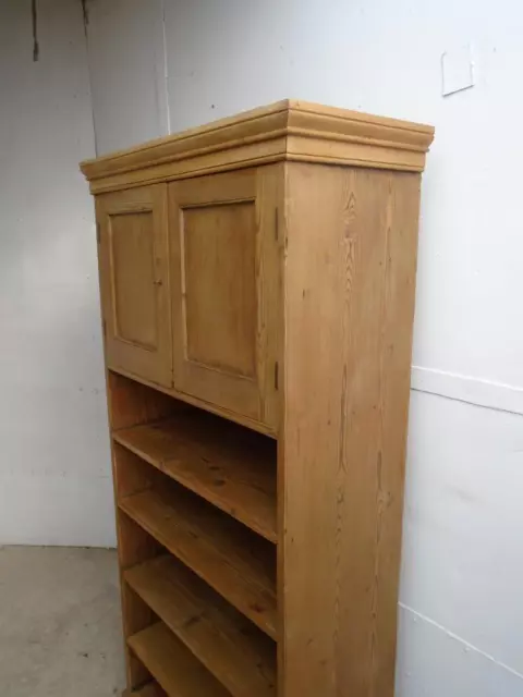 A Lovely Victorian Antique / Old Pine 1 Piece Bathroom / Towel Storage Cupboard 2