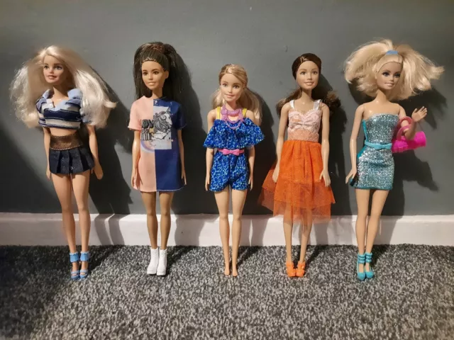 Barbie Dolls Bundle Mattel 1999 & 2015 with clothes shoes & accessories