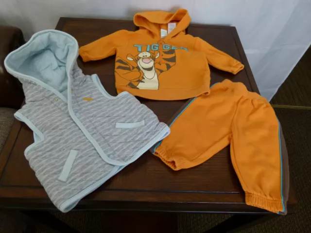 Lot de 12 Disney Puma etc vêtements bébé garçon gilet à capuche, etc. taille 0-3 0-6M 2