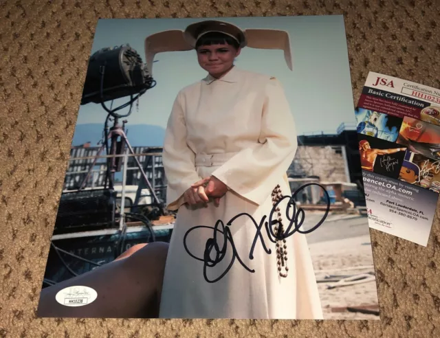 Sally Field Signed 8X10 Photo Jsa Proof Autograph Gidget The Flying Nun Gump