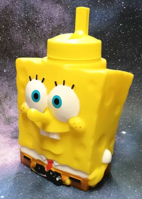 2013 Universal Studios SpongeBob Squarepants 32 OZ Water Sipper Tumbler  Bottle