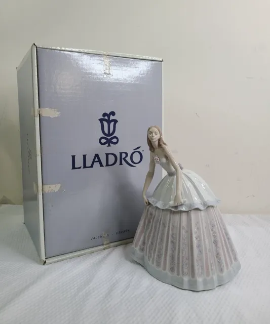 Lladro Waiting To Dance Porcelain Figurine #5858 (New In Box)