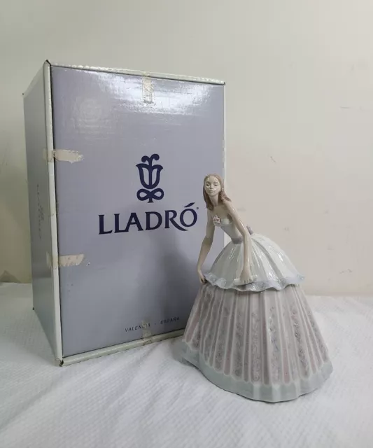 Lladro Waiting To Dance Porcelain Figurine #5858 (New In Box) Lladro Waiting To Dance Porcelain Figurine #5858 (New In Box)
