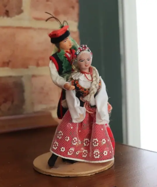Polish folk art DANCING COUPLE dolls handmade Lalki Regionalne Krakow Poland.