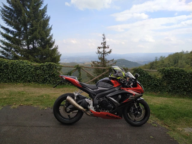 Suzuki  GSX R 750 k8