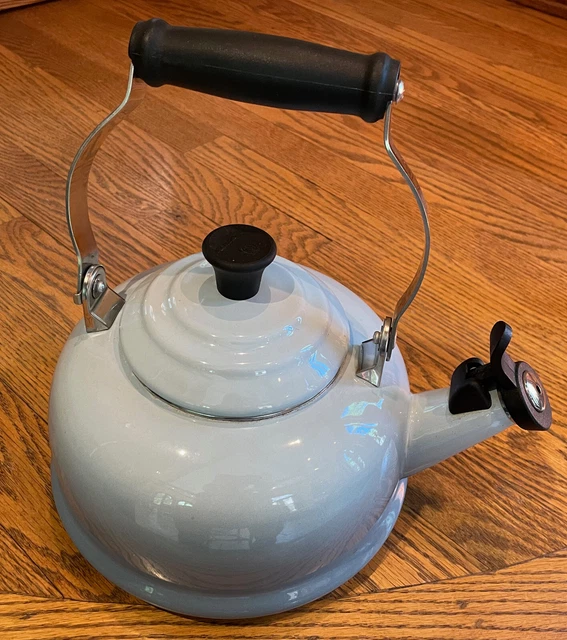 Le Creuset Teapot Kettle Boil Ombre Light Blue France 1.7 Quart 1.6 Liter Enamel Le Creuset Teapot Kettle Boil Ombre Light Blue France 1.7 Quart 1.6 Liter Enamel