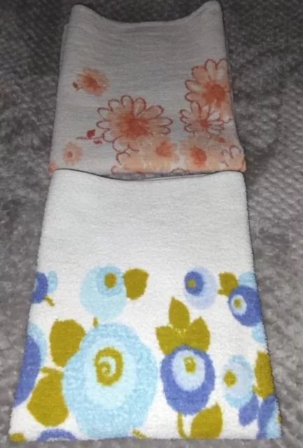 2 schöne Handtücher aus DDR Zeiten, weiß mit hübschen Blumenmuster