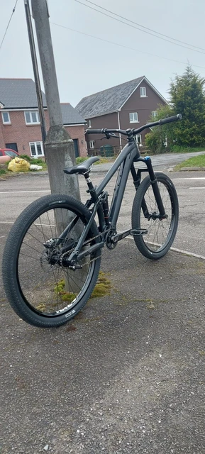 Polygon slopestyle 2025 bike