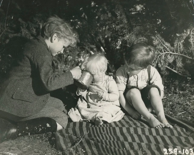 Jon Whiteley Vincent Winter The Kidnappers  1953 Photo Original #11