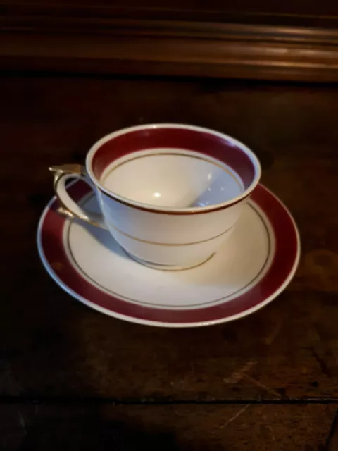 Mini Tasse à Café / Moka Porcelaine L.T, France, décor ruban rouge filets or