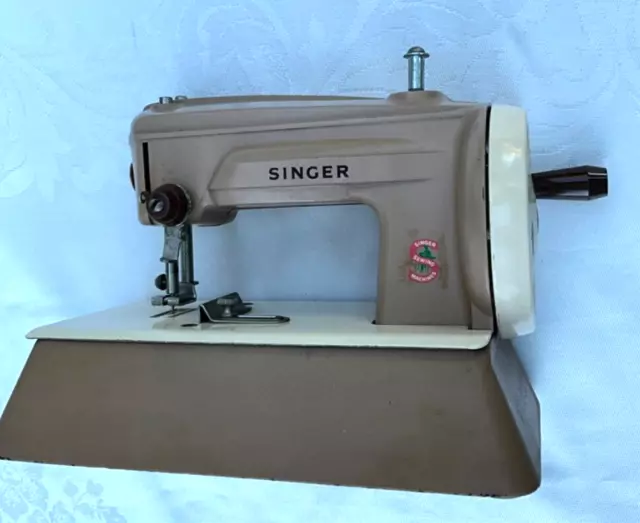 Singer Hand Crank Model-40 Vintage Sewhandy Child's Mini Sewing Machine+Case