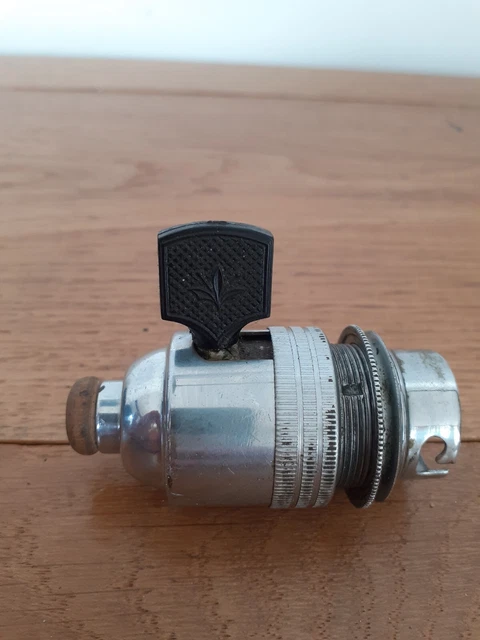 Lampe Gras : Ancien Porte Douille Chromé A Fleur De Lys