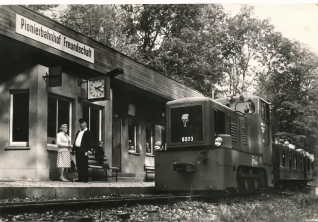 Ak S/W Karl-Marx-Stadt - Pioniereisenbahn Im Naherholungszentrum Volkspark Küchw