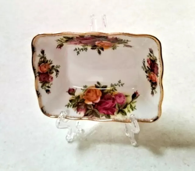 ROYAL ALBERT   "Old Country Roses"  Rectangular Bon Bon Dish     Excellent Cond.