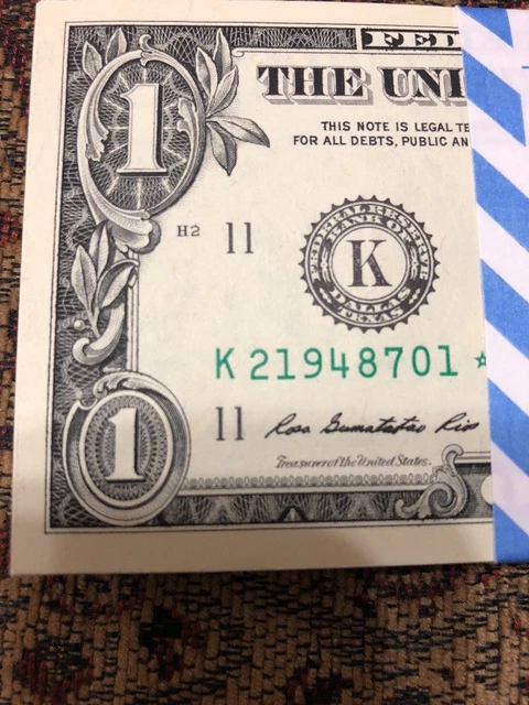 ONE (1) ✯ STAR NOTE SEQUENTIAL 2013 $1 DOLLAR BILL UNC CRISP from "K" BEP PACK