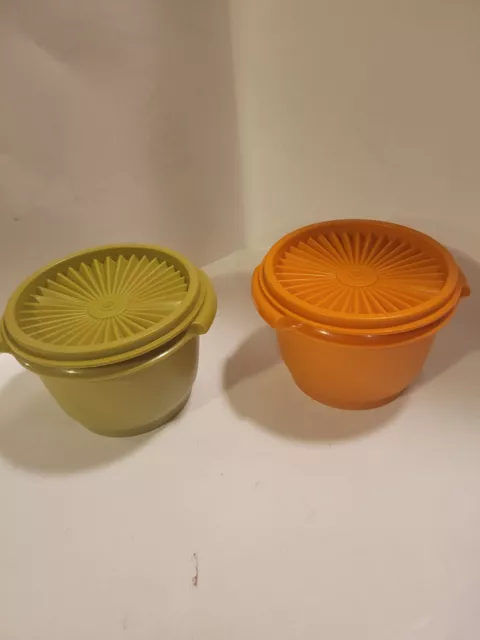 VINTAGE Yellow Tupperware Bowl with Lid 886-17
