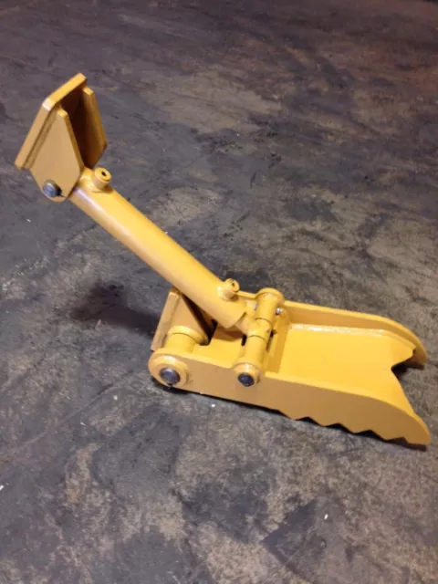 New 8" x 20" Hydraulic Thumb for Mini-Excavators